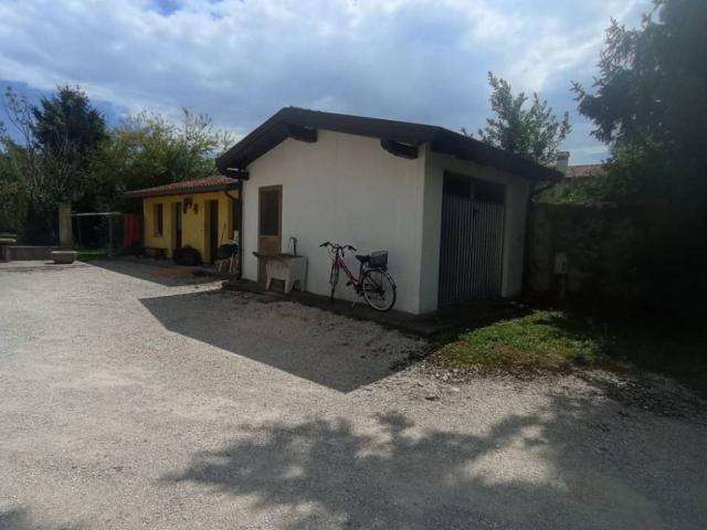 Villa Indipendente in vendita a Meduno, Friuli-Venezia Giulia