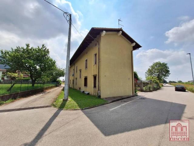 Villa Indipendente in vendita a Meduno, Friuli-Venezia Giulia