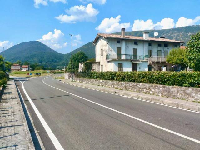 Villa Indipendente in vendita a Meduno, Friuli-Venezia Giulia