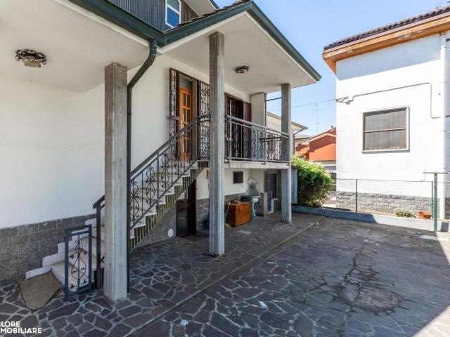 Villa Indipendente in vendita a Melegnano, Lombardia