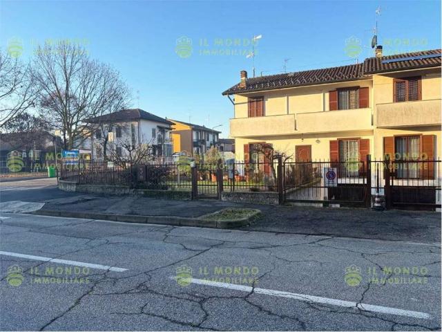 Villa Indipendente in vendita a Melegnano, Lombardia