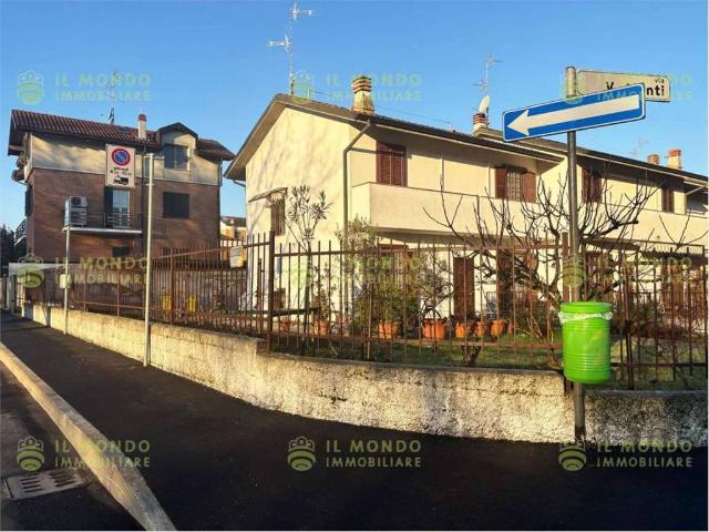 Villa Indipendente in vendita a Melegnano, Lombardia