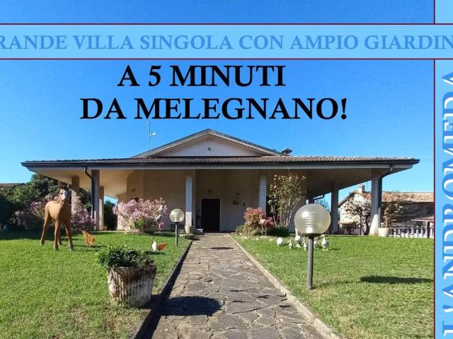 Villa Indipendente in vendita a Melegnano, Lombardia