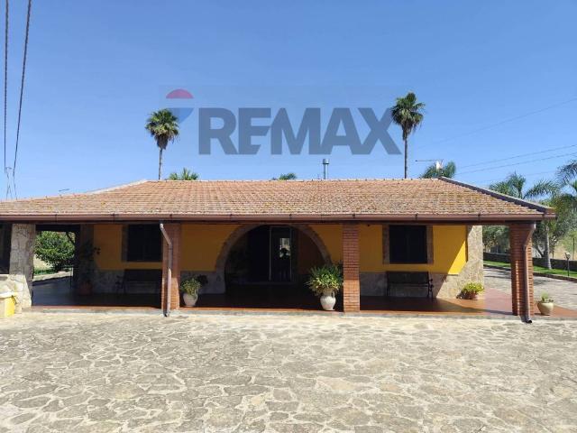 Villa Indipendente in vendita a Melilli, Sicilia