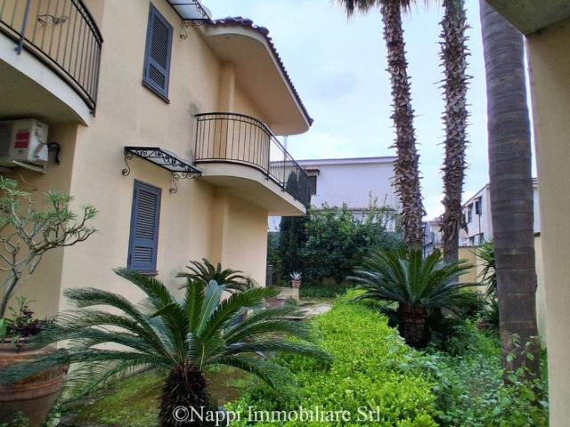 Villa Indipendente in vendita a Rione 219, Melito Di Napoli