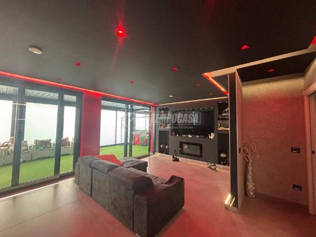 Villa Indipendente in vendita a Rione 219, Melito Di Napoli