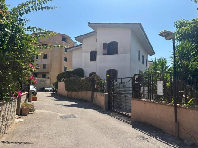 Villa Indipendente in vendita a Rione 219, Melito Di Napoli