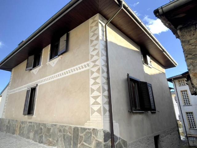 Villa Indipendente in vendita a Mello, Lombardia