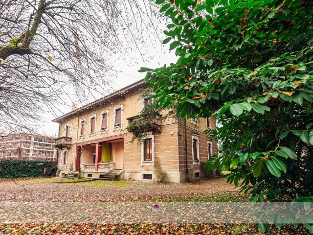 Villa Indipendente in vendita a Melzo, Lombardia