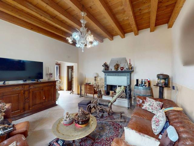 Villa Indipendente in vendita a Melzo, Lombardia