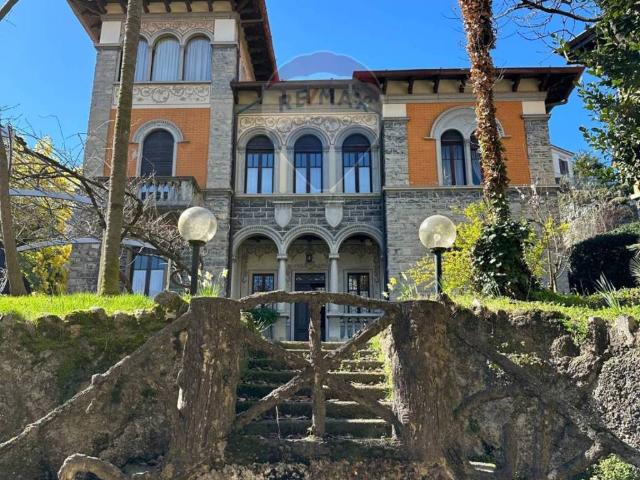 Villa Indipendente in vendita a Loveno, Menaggio
