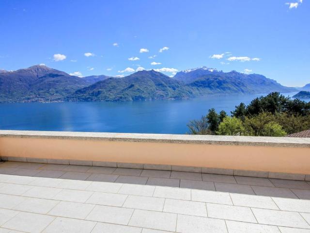 Villa Indipendente in vendita a Loveno, Menaggio