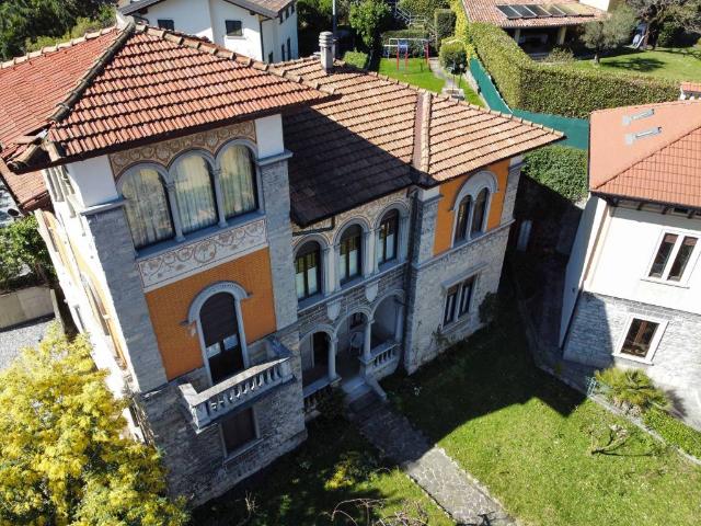 Villa Indipendente in vendita a Loveno, Menaggio