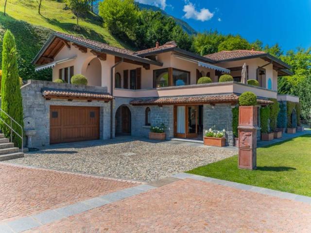 Villa Indipendente in vendita a Croce, Menaggio