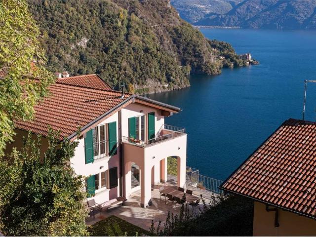 Villa Indipendente in vendita a Nobiallo, Menaggio