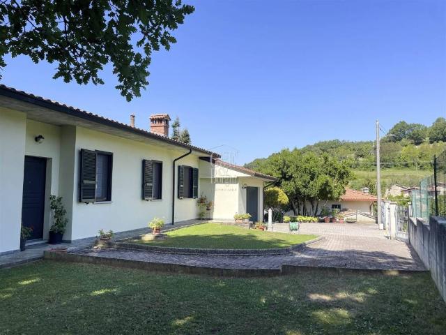 Villa Indipendente in vendita a Menconico, Lombardia