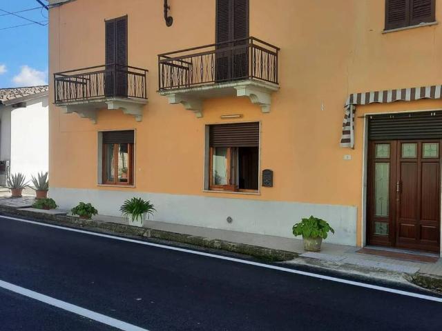 Villa Indipendente in vendita a Menconico, Lombardia