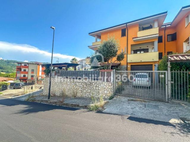 Villa Indipendente in vendita a Cappelli, Mendicino