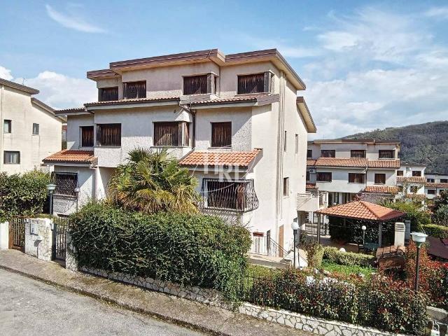 Villa Indipendente in vendita a Calabria, Cosenza