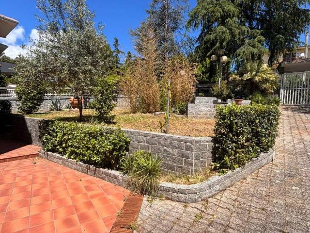 Villa Indipendente in vendita a San Bartolo, Calabria