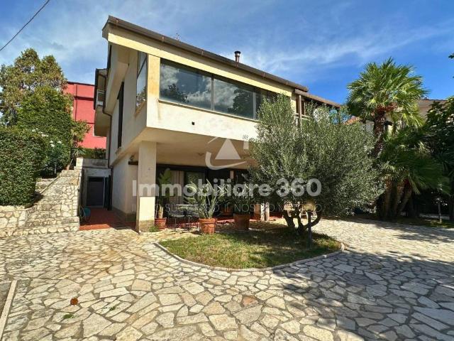 Villa Indipendente in vendita a Calabria, Cosenza