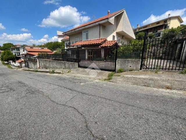 Villa Indipendente in vendita a Calabria, Cosenza