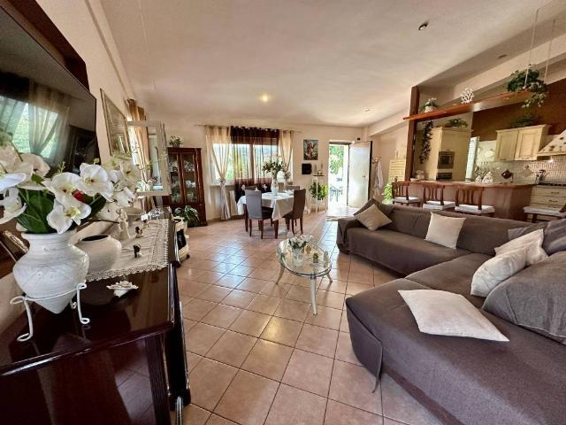 Villa Indipendente in vendita a Calabria, Cosenza
