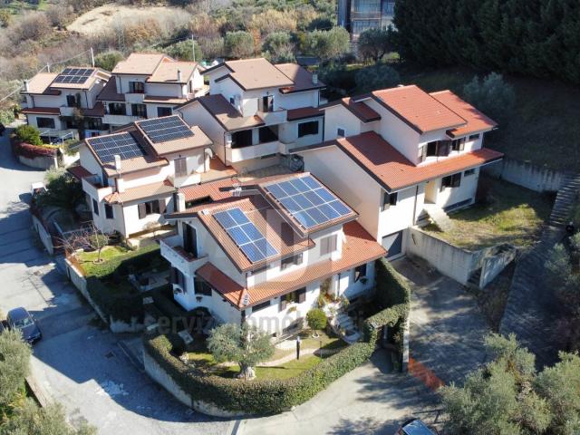Villa Indipendente in vendita a Calabria, Cosenza