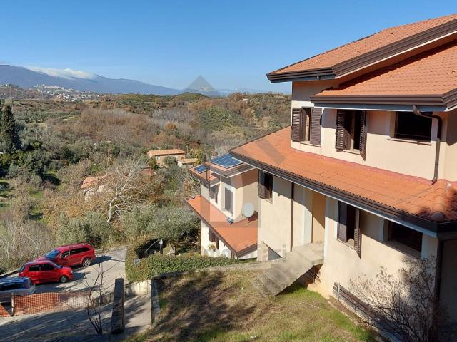 Villa Indipendente in vendita a Calabria, Cosenza