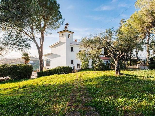 Villa Indipendente in vendita a Monte San Salvatore, Roma Capitale
