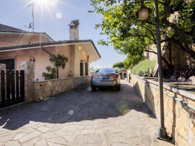Villa Indipendente in vendita a Monte San Salvatore, Roma Capitale