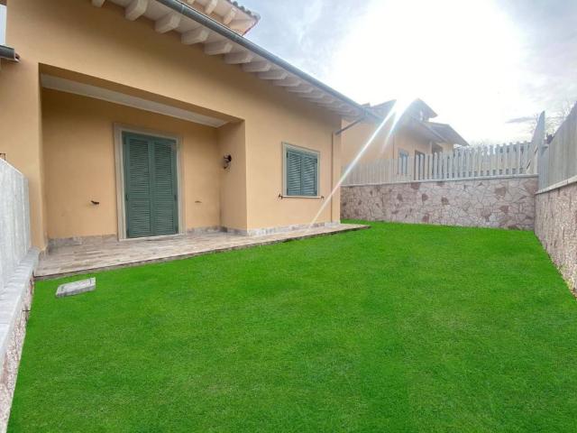Villa Indipendente in vendita a Monte San Salvatore, Roma Capitale
