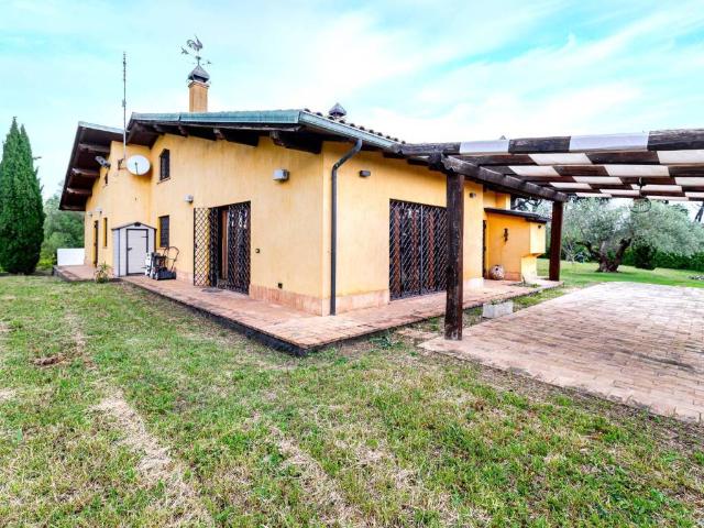 Villa Indipendente in vendita a Roma Capitale, Lazio