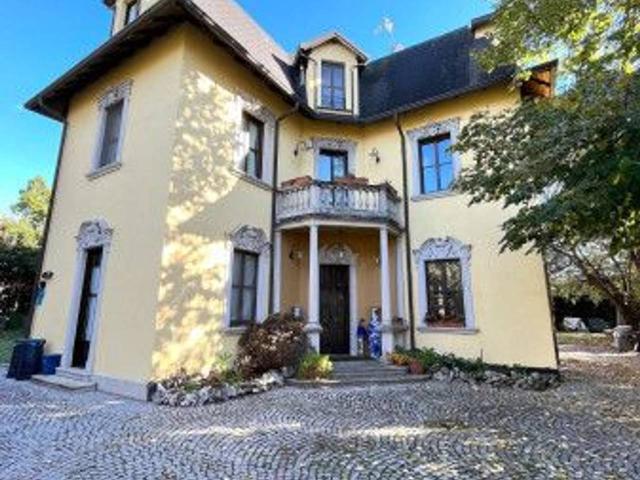 Villa Indipendente in vendita a Sartirana, Merate