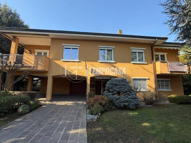 Villa Indipendente in vendita a Pagnano, Merate