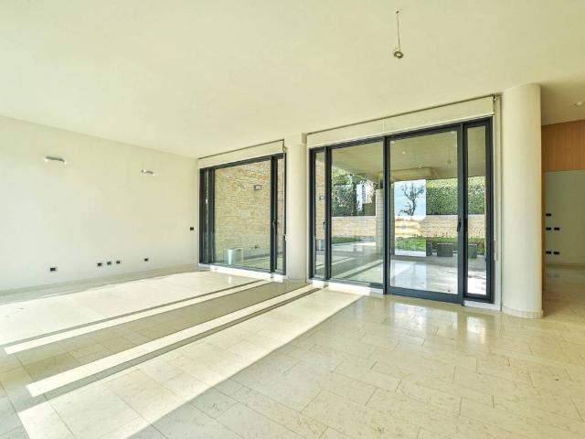 Villa Indipendente in vendita a Sartirana, Merate
