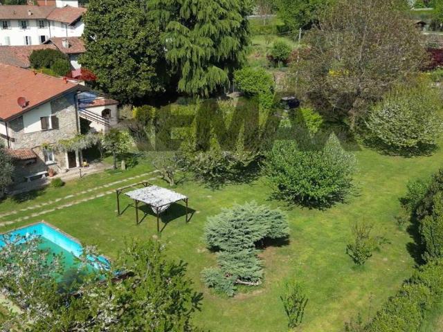 Villa Indipendente in vendita a Novate Brianza, Merate