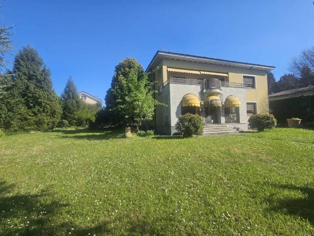 Villa Indipendente in vendita a Pagnano, Merate