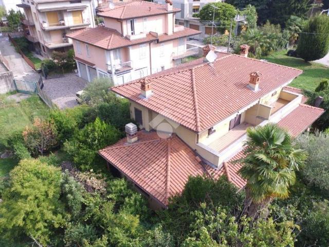 Villa Indipendente in vendita a Sabbioncello, Merate