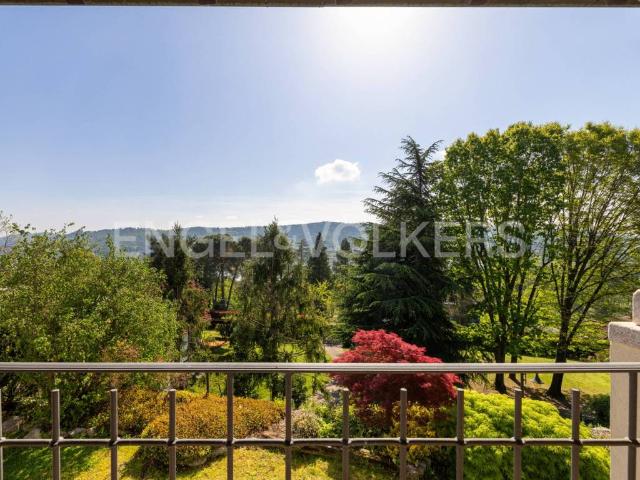 Villa Indipendente in vendita a Mercallo, Lombardia