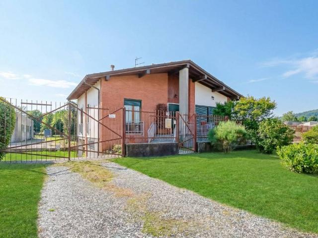 Villa Indipendente in vendita a Mercallo, Lombardia
