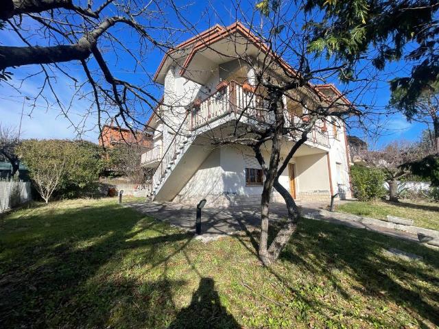Villa Indipendente in vendita a Marche, Pesaro E Urbino