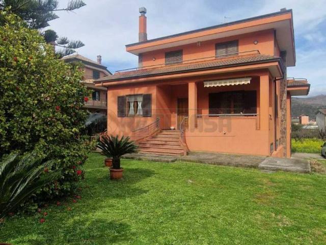 Villa Indipendente in vendita a Mercato San Severino, Campania