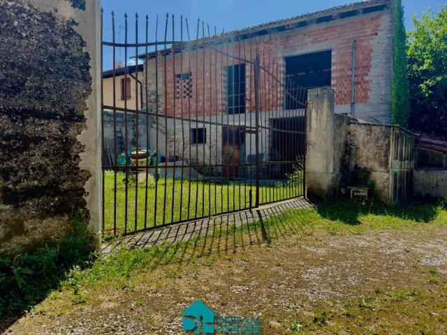 Villa Indipendente in vendita a Mereto Di Tomba, Friuli-Venezia Giulia