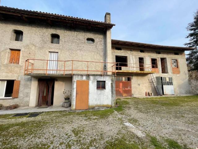 Villa Indipendente in vendita a Mereto Di Tomba, Friuli-Venezia Giulia