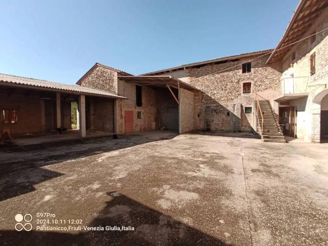 Villa Indipendente in vendita a Mereto Di Tomba, Friuli-Venezia Giulia