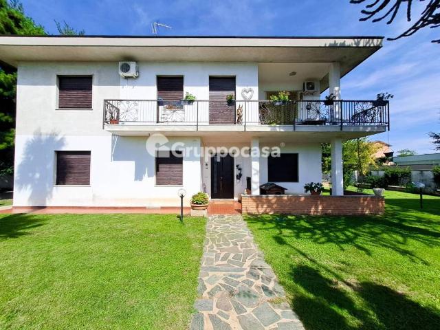 Villa Indipendente in vendita a Mesero, Lombardia
