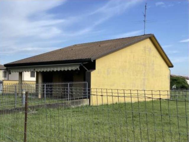 Villa Indipendente in vendita a Mesero, Lombardia