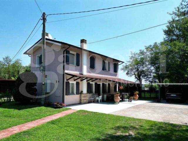 Villa Indipendente in vendita a Mesola, Ferrara