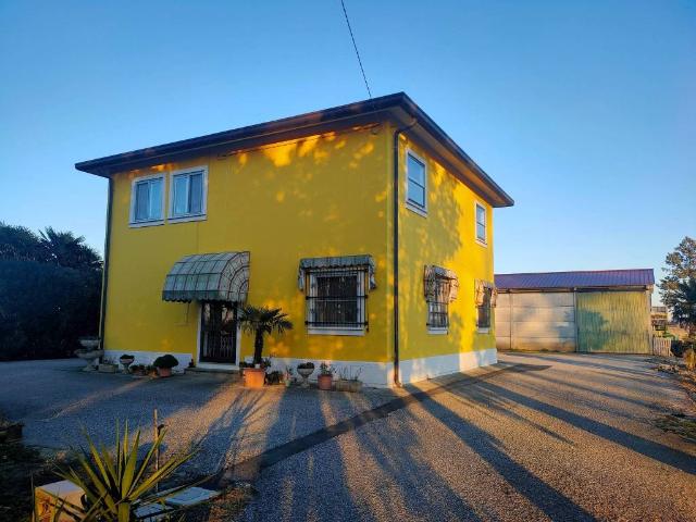 Villa Indipendente in vendita a Unione Delta del Po, Mesola